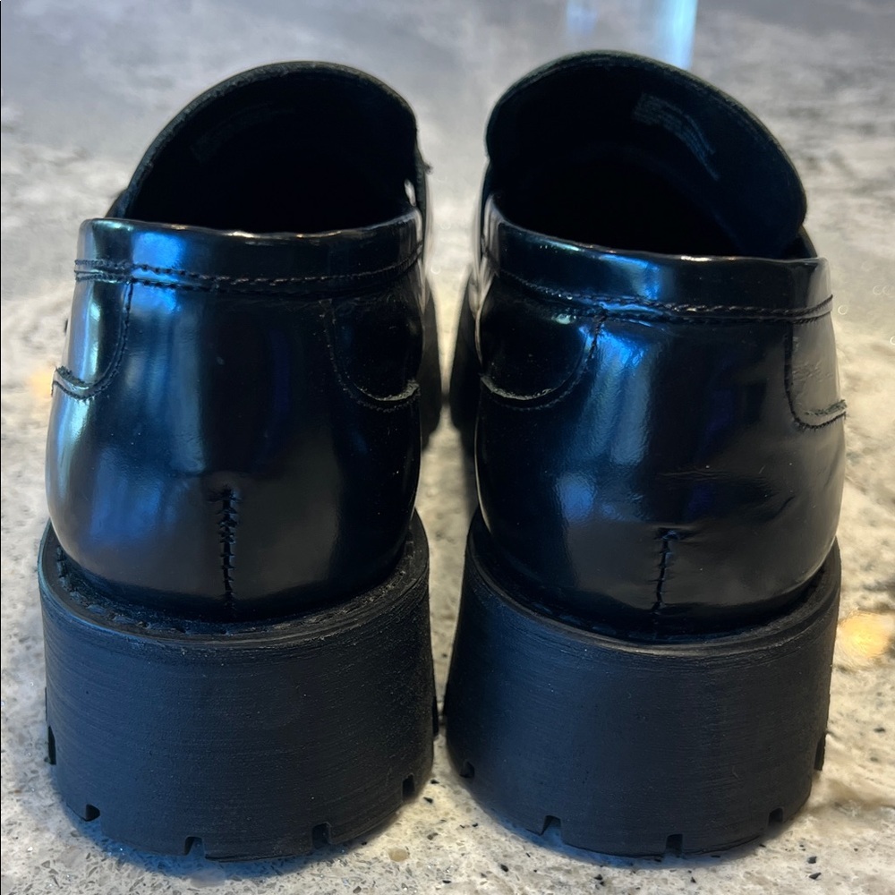 Steve Madden Black Patent Loafers with Gold Accent Size 7.5 - Picture 5 of 8